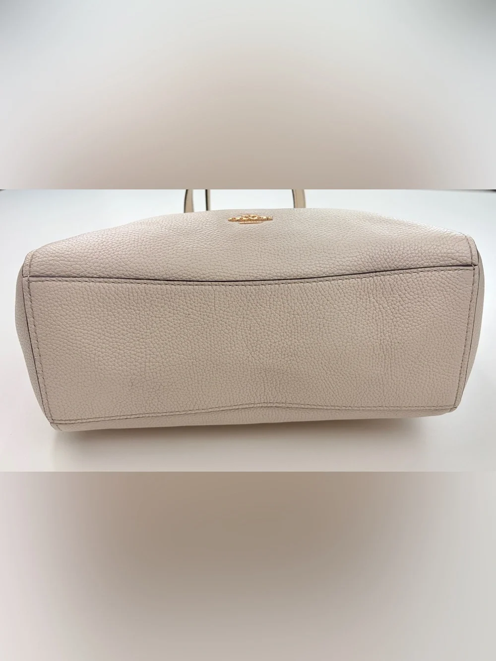 Coach Turnlock Chain Tote 27 GUC Cream/Chalk Gold